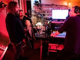 The Black Crowes brengen uniek bezoek aan thuisstudio Rob Stenders