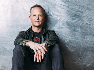 Gitarist en producer Steve Dawson te gast bij Simone