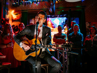 Danny Vera brengt cover uit van 'Zijn Het Je Ogen'