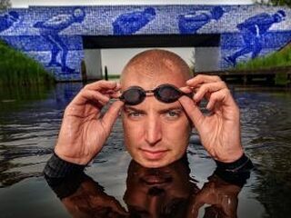 Maarten van der Weijden zwemt opnieuw Elfstedentocht