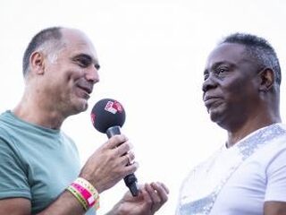 Leo interviewt Philip Bailey van Earth, Wind & Fire