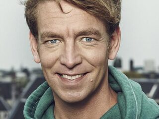 Jan-Willem Roodbeen stemt voor de Top 2000