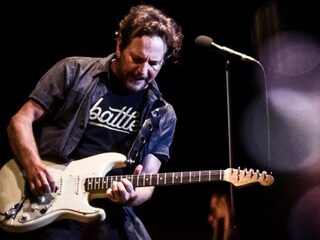 'Alive' is volgens Eddie Vedder bedoeld als vloek