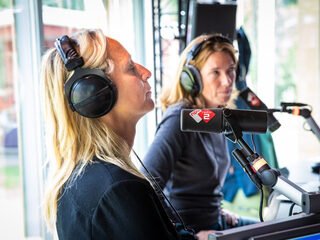 Floortje Dessing is co-host Bij Rob Stenders