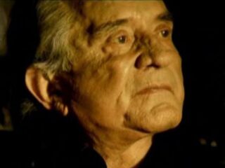 Johnny Cash blikt terug op zijn leven in videoclip Hurt