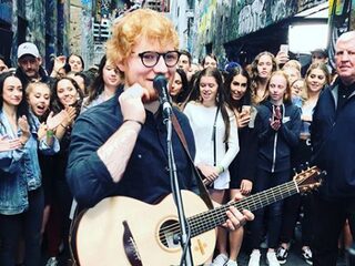 Ed Sheeran geeft verrassingsoptreden in Melbourne