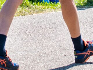 Henk loopt zesduizend kilometer zonder geld