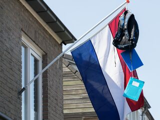 Ruud belt scholier met examenuitslag