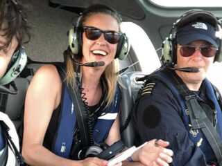 Annemieke maakt helikoptervlucht