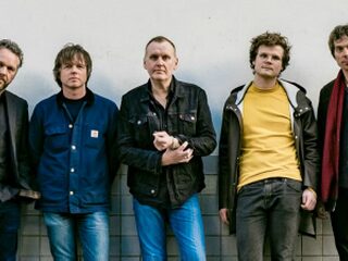 Johan staat bij de deurbel!