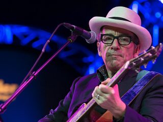 Elvis Costello heeft kanker en cancelt tour
