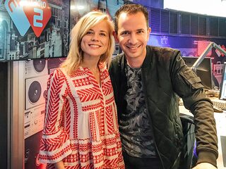 Bart verrast Ilse DeLange met TopSong