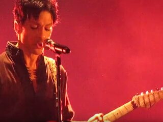 Legendarisch live: verrassingsoptreden Prince in Melkweg