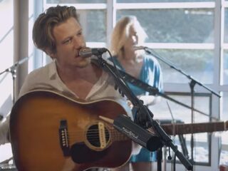 Son Mieux speelt 'Everyday' live