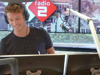 Jan-Willem en Jeroen verrassen Jennifer Hoffman