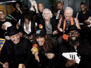 Aerosmith met kinderinstrumenten