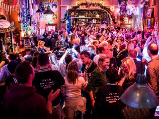 Vertel over jouw Top 2000-plaat in onze tv-commercial