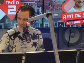 Bart over vroege demo van Michael Jacksons 'P.Y.T.'