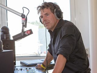 Toine van Peperstraten nieuwe presentator 't Wordt Nu Laat