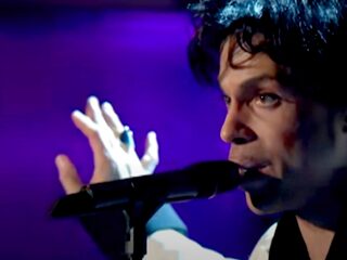 Superfunky uitvoering van Kiss door Prince