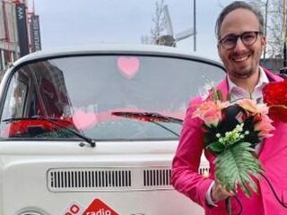 Frank op pad met de lovebus