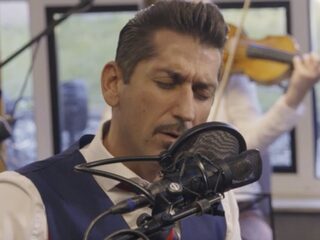 Danny Vera live met 'Roller Coaster'