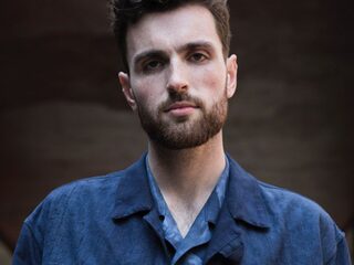 Deze outfit draagt Duncan Laurence op het Songfestival