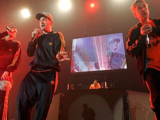 Beastie Boys vieren 25 jaar Ill Communication met korte film