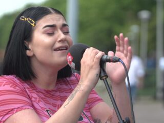 Roxeanne Hazes live bij De Wild in de Middag