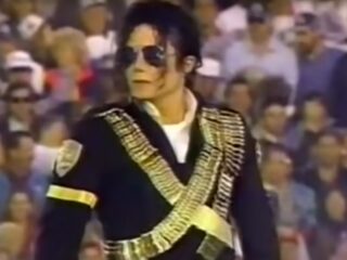 Terugblik: Michael Jackson tijdens de Super Bowl in 1993