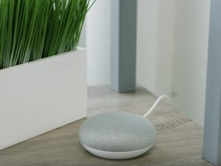 Luistert Google Assistent privégesprekken af?