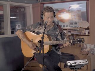 Douwe Bob live met 'Summer In Your Eyes'