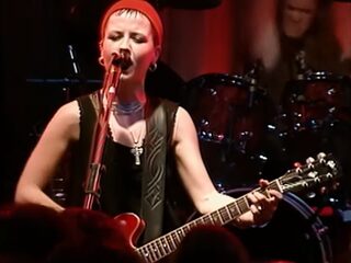 The Cranberries zetten live-optreden van 'Zombie' uit 1994 online