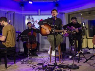 Editors geven miniconcert in Jan-Willem Start Op!