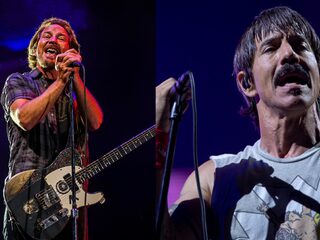 Red Hot Chili Peppers en Eddie Vedder coveren 'Purple Rain'