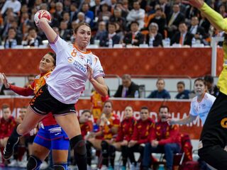 Wereldkampioen Lois Abbingh heeft winst goed gevierd