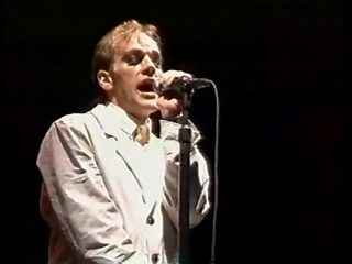 R.E.M. laat zichzelf gaan tijdens optreden Pinkpop