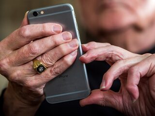 Han verzint op 82-jarige leeftijd een innovatieve app