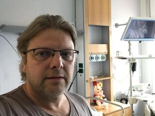 Johan zit uit voorzorg in quarantaine door coronavirus: "Nog geen stress"