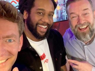 Glen Faria speelt ex-TopSong 'Hoe Weet Je Dat?' live