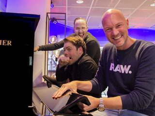 VanVelzen speelt nieuwe single live