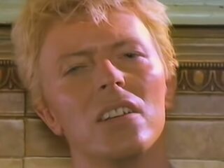 Pub uit David Bowie's videoclip 'Let's Dance' staat te koop