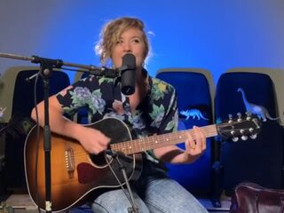 Judy Blank live tijdens NPO Radio 2's Eerste Online Festival