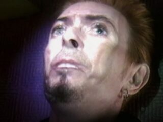 Clip voor David Bowie's 'Repetition '97' voor het eerst uitgebracht