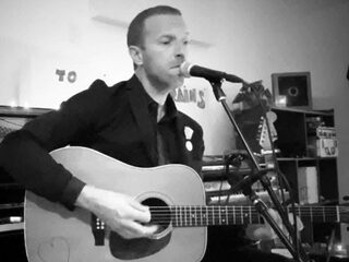 Coldplay-frontman Chris Martin covert Bob Dylan