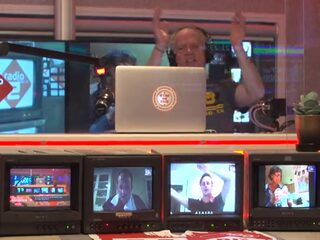 Ernstig zieke luisteraar viert verjaardag live in Stefans theater