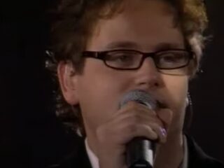 Guus Meeuwis zingt 'Geef Mij Je Angst' in overvolle Amsterdam ArenA