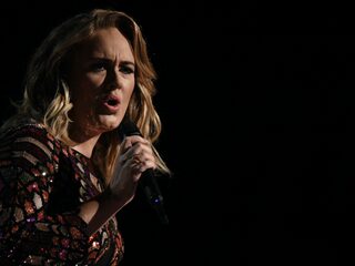 Adele komt in september toch niet met nieuw album