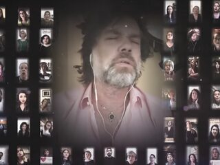 Rufus Wainwright covert Beatles-klassieker met 1500-koppig koor