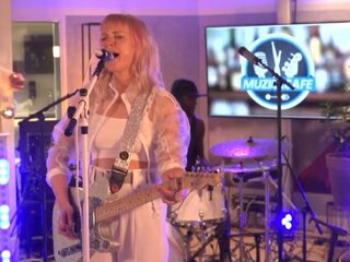 Inge van Calkar en FRIDAY live vanuit Muziekcafé